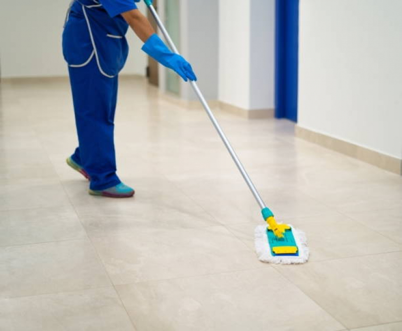 Serviço de Limpeza de Escadas de Prédio Bonsucesso - Limpeza Externa de Prédios